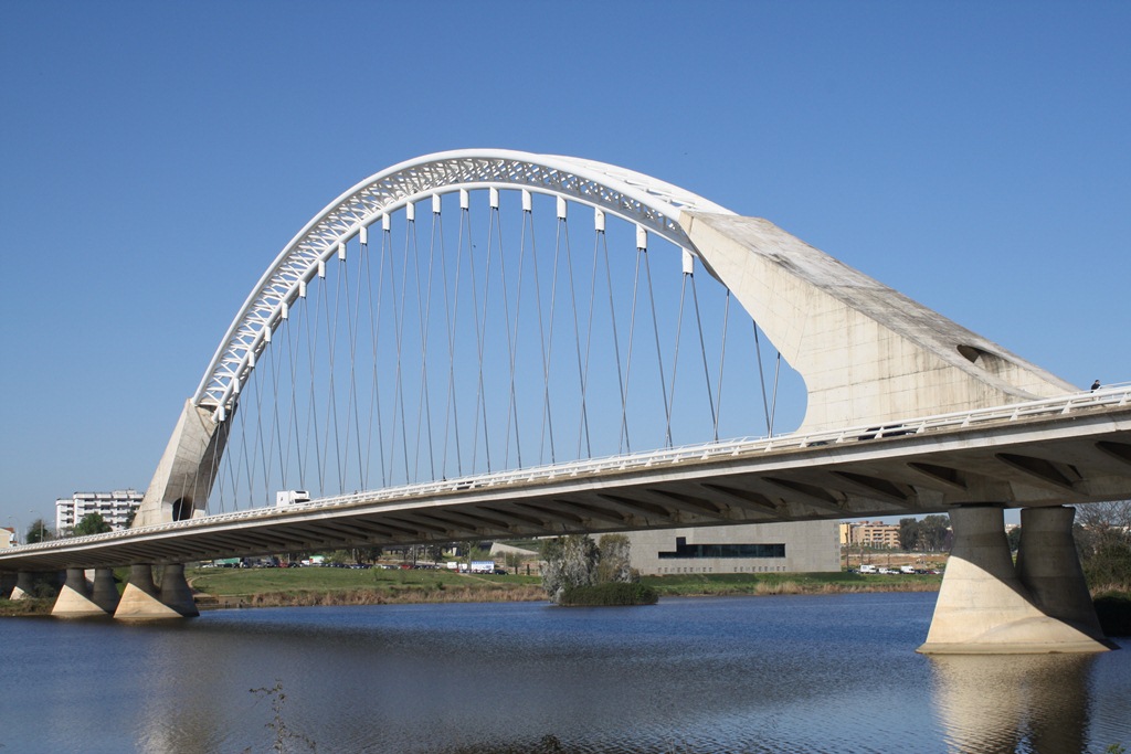 Lusitania-Brücke für kontinuierliche Bauüberwachung vorbereitet