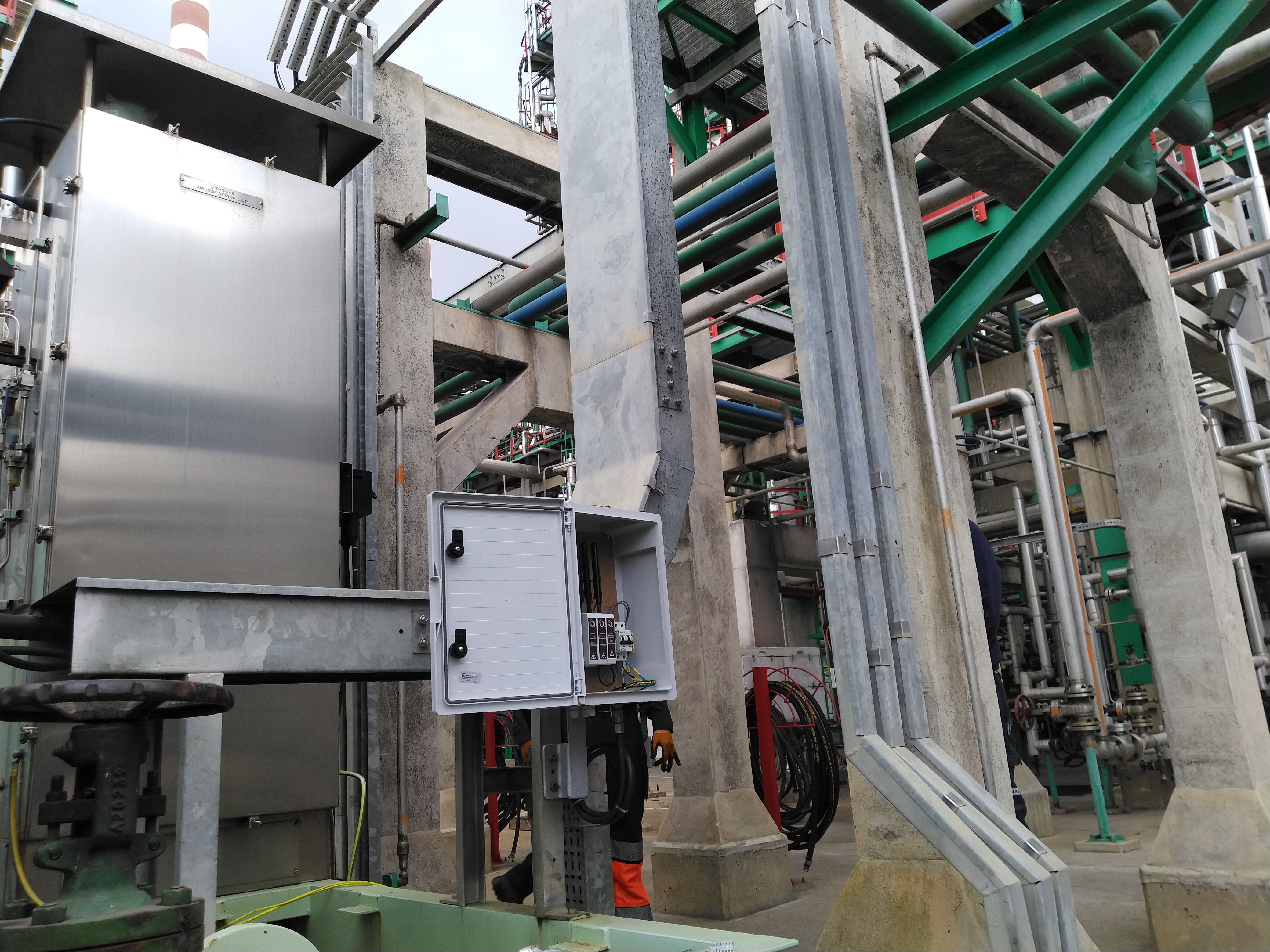 Industrieller Einsatz privater Kommunikations- und Vibrationssensorik im Werk
