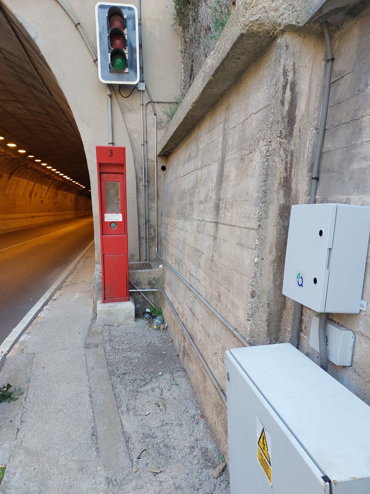 Überwachung der zivilen Infrastruktur zur Erkennung von Anomalien