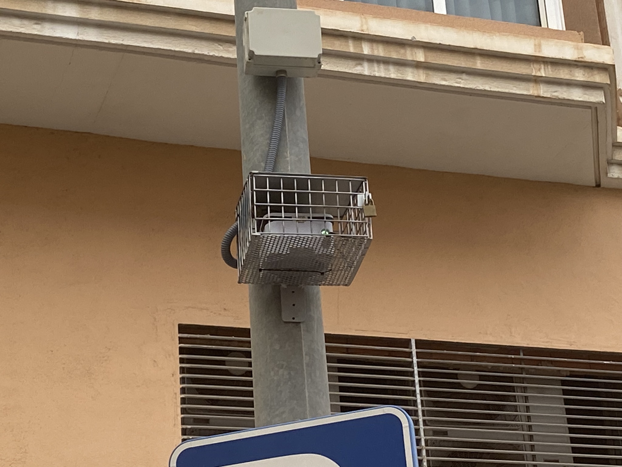 Vor Ort installierter Umgebungssensor für Pilot und Skalierung